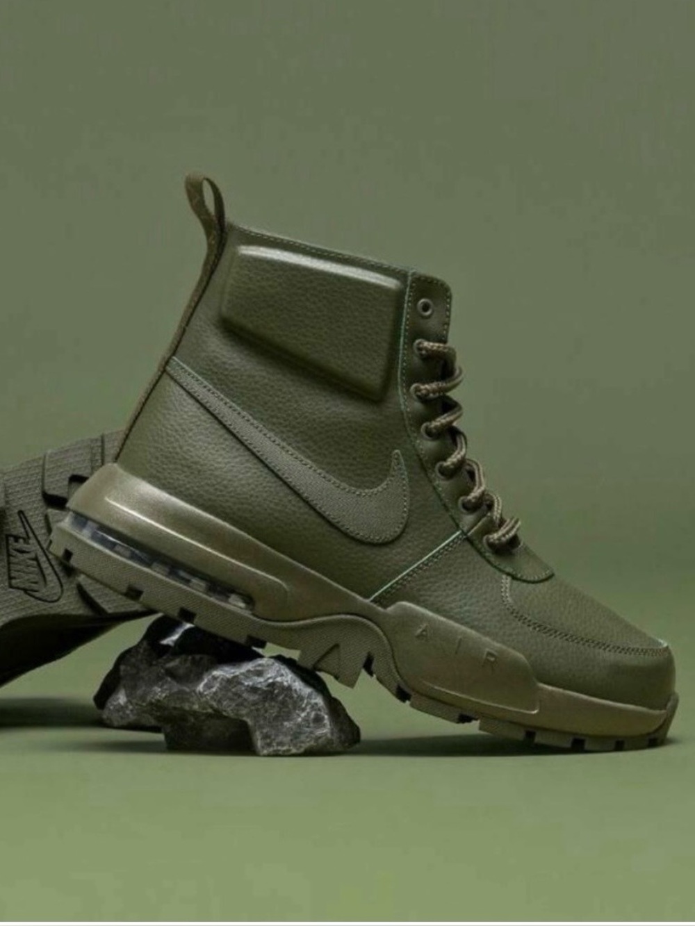 Nike Air Max Goaterra High Top Sneaker Boot Army Boot Dark Green Women’s 7.5